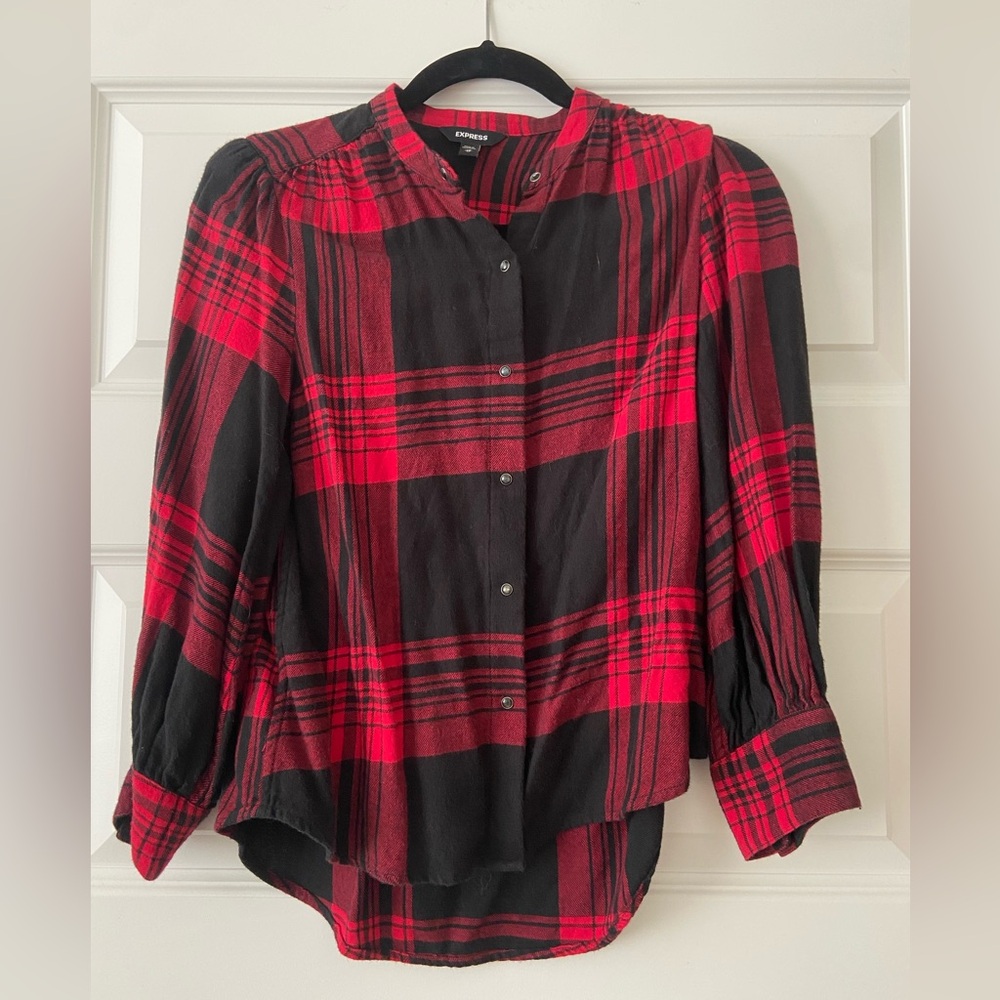Express red and black plain button up XS